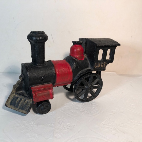 VINTAGE Cast Iron Train Case Locomotive Steam Engine Black Red Vintage 7” Toy - Picture 5 of 9